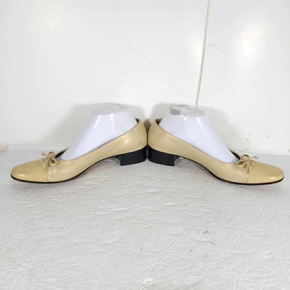 Salvatore Ferragamo Women's US 9 4A Gold Leather Cap Toe Bow Pump Shoes - Picture 5 of 14